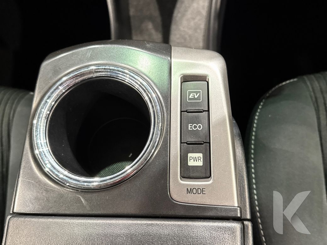 2020 Toyota Prius Alpha