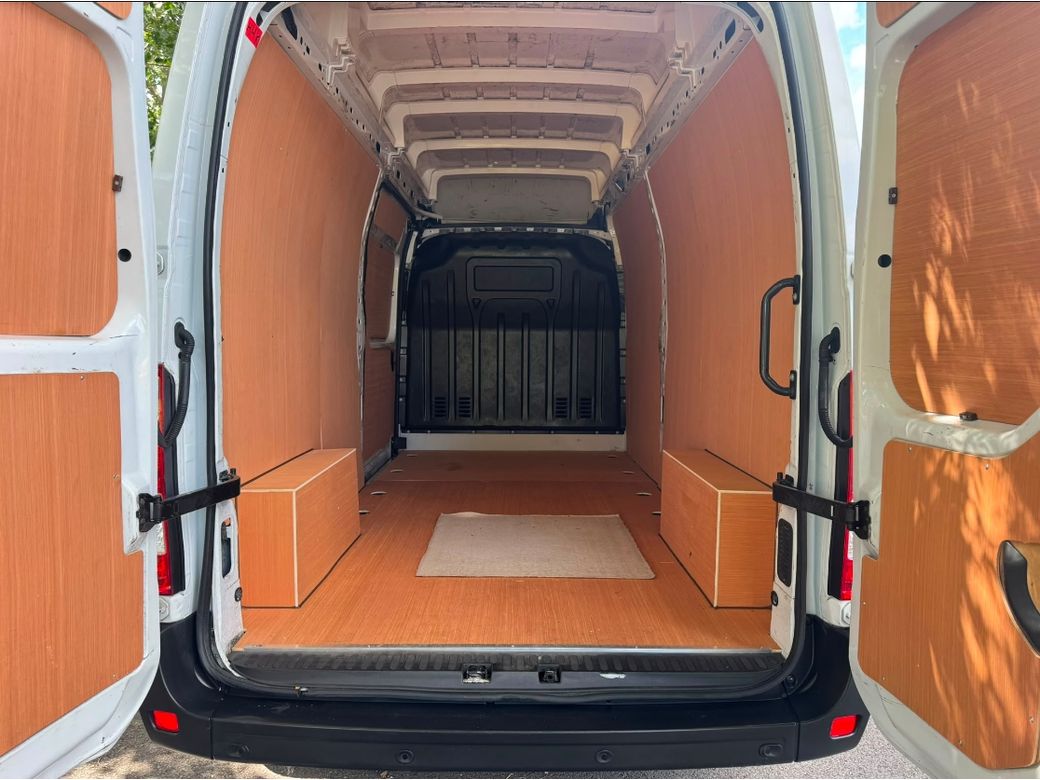 2023 Renault Master