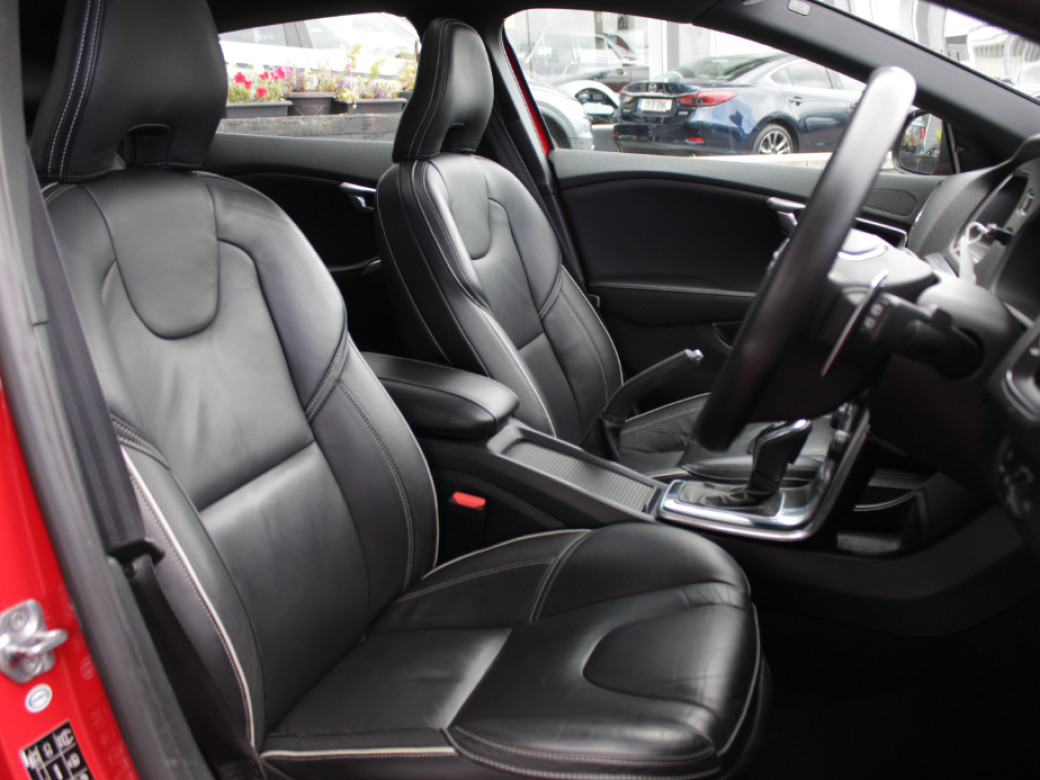 2016 Volvo V40