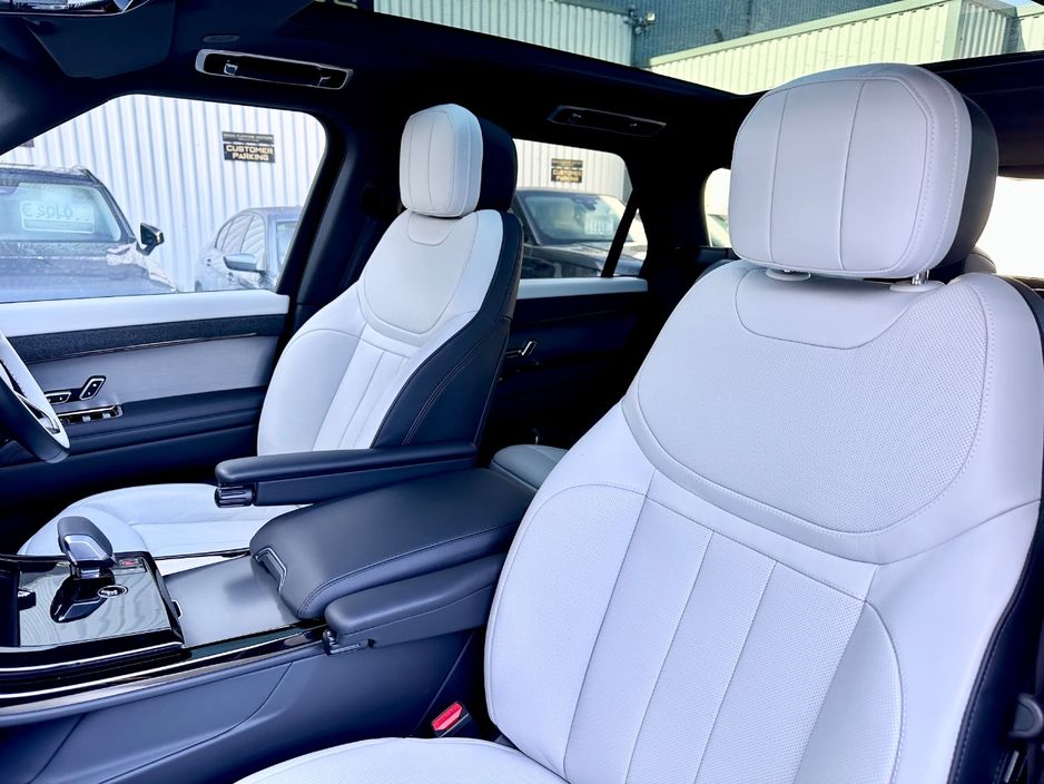 2025 Land Rover Range Rover Sport