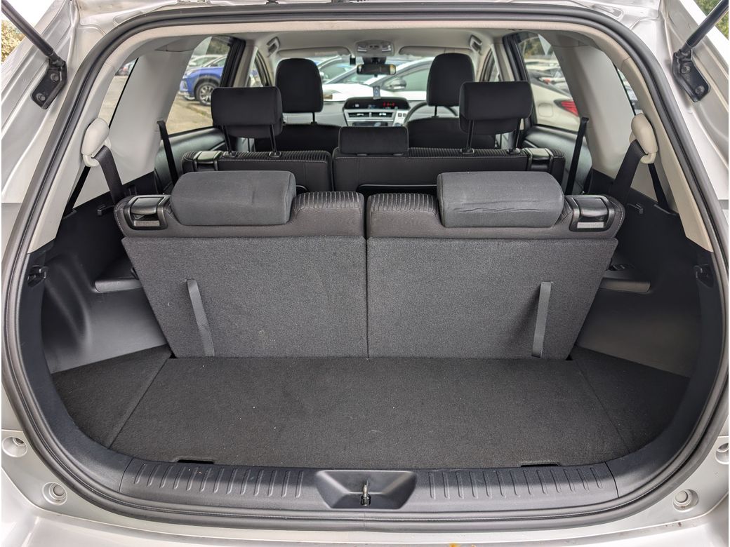 2019 Toyota Prius Alpha