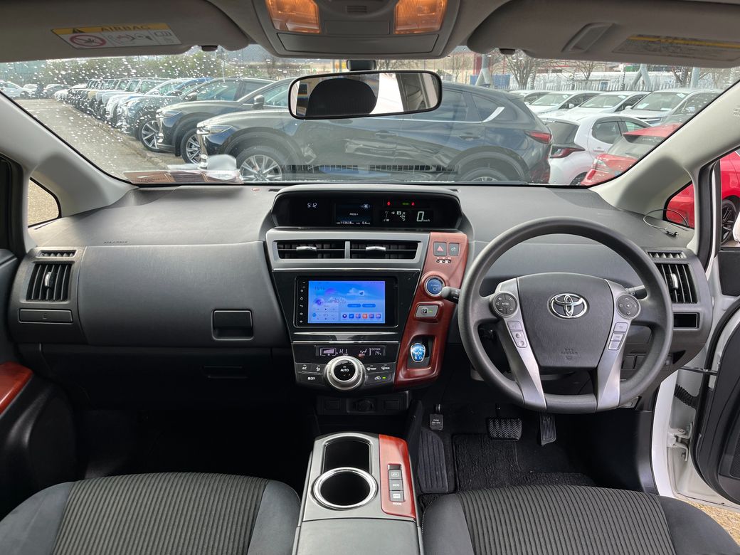 2016 Toyota Prius Alpha