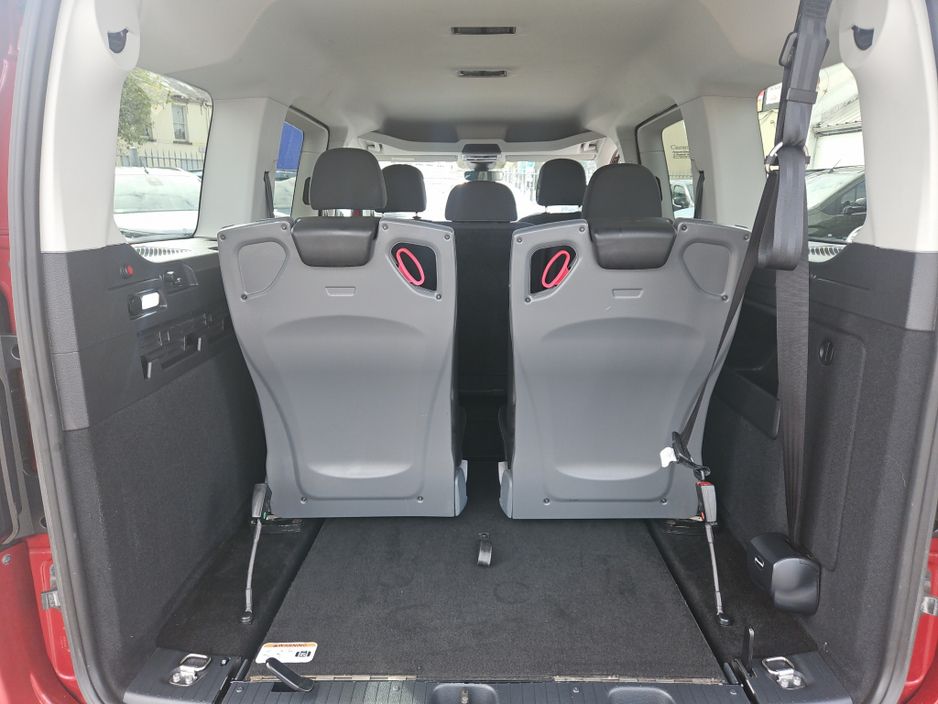 2023 Ford Tourneo