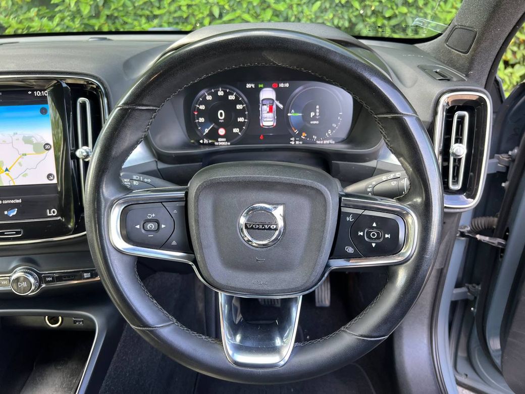2022 Volvo XC40