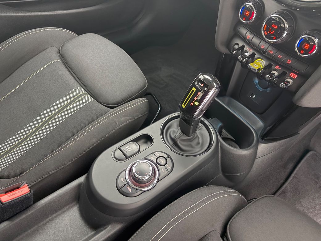 2023 Mini Hatch