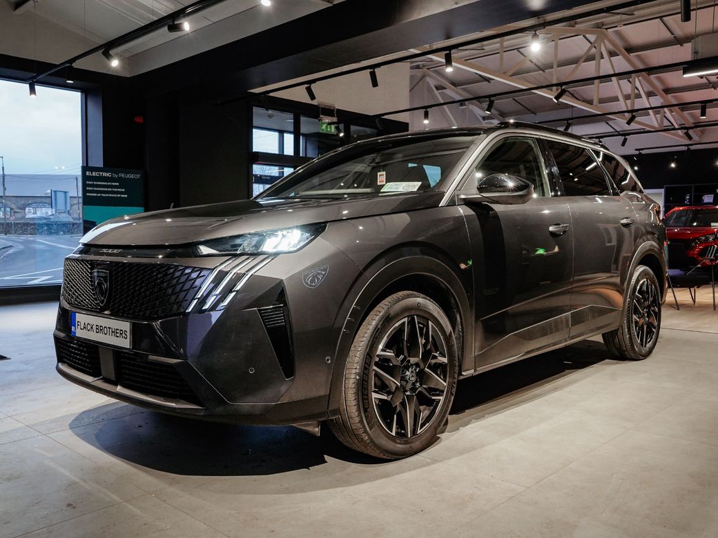 2025 Peugeot 5008