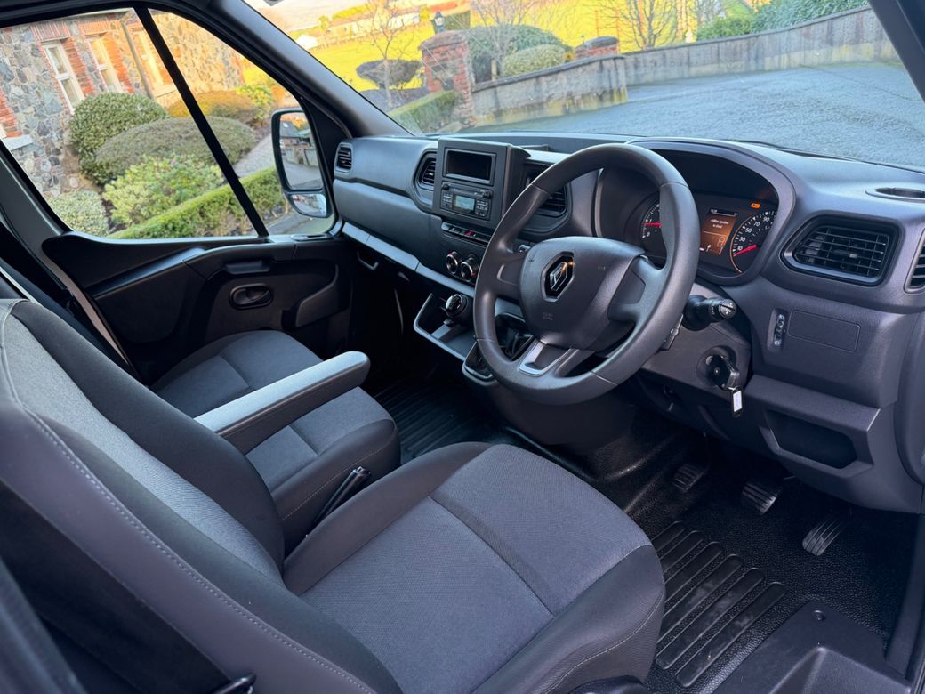 2023 Renault Master