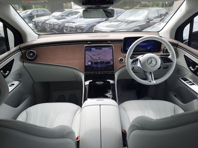 2025 Mercedes-Benz EQE