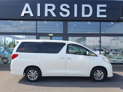 2013 Toyota Alphard