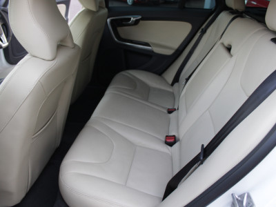 2016 Volvo V60 Cross Country