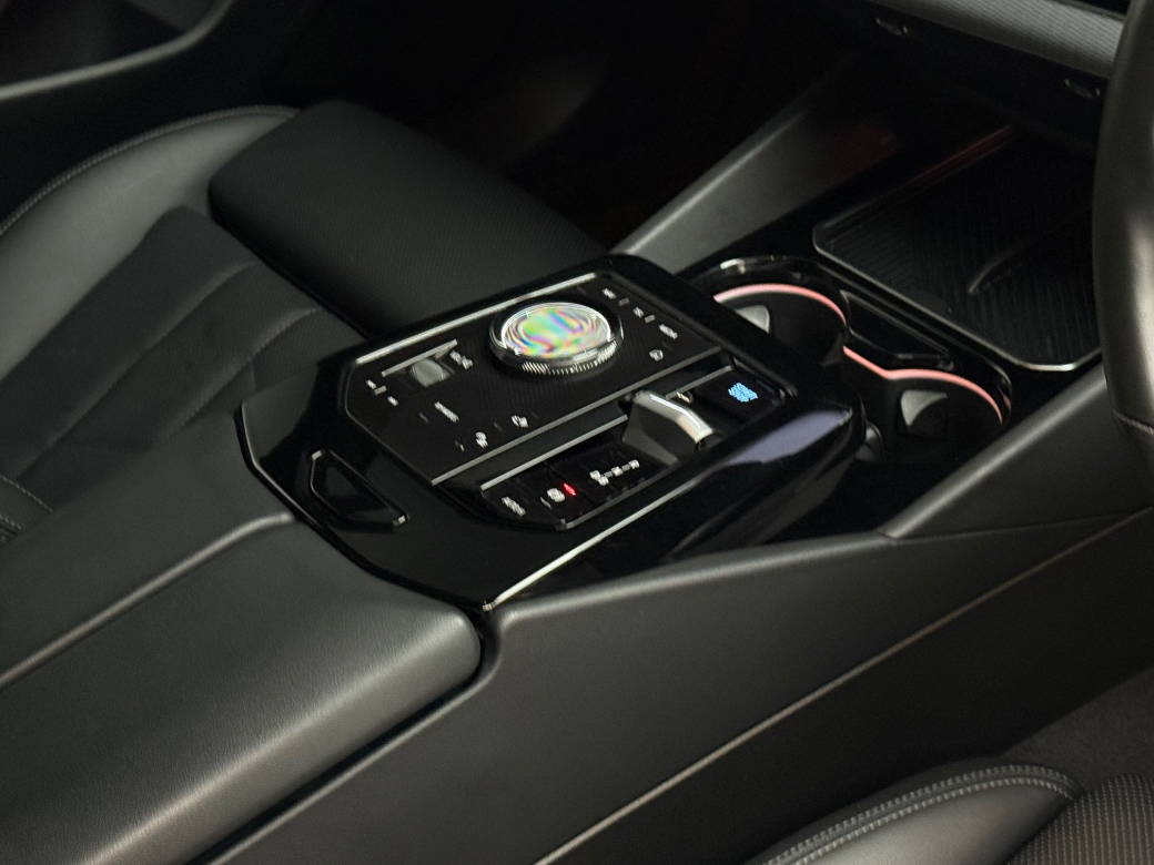 2024 BMW i5
