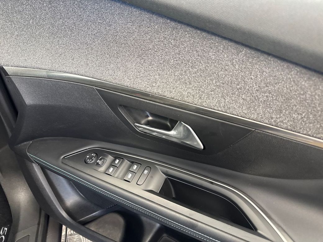 2022 Peugeot 5008