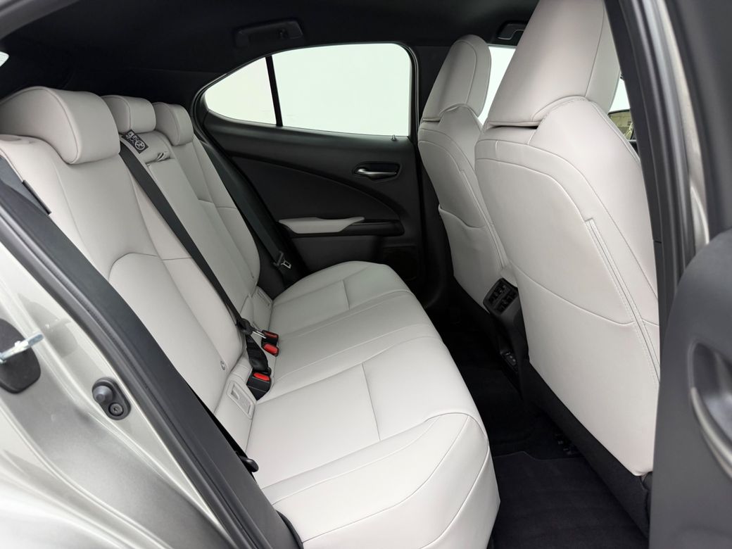 2026 Lexus UX 300e