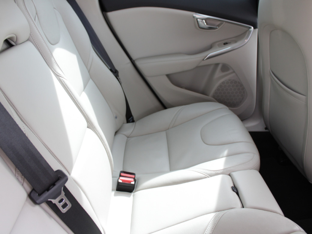 2019 Volvo V40