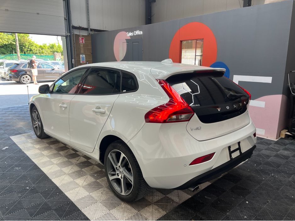 2017 Volvo V40