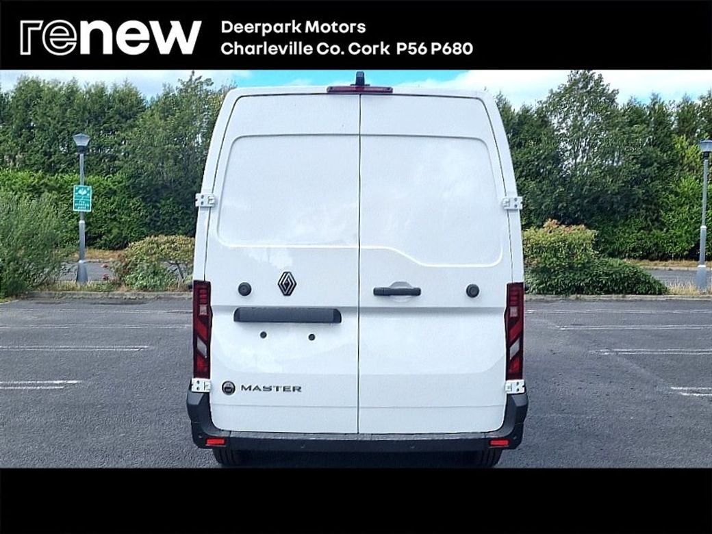 2025 Renault Master