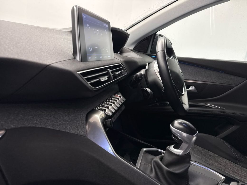 2020 Peugeot 5008