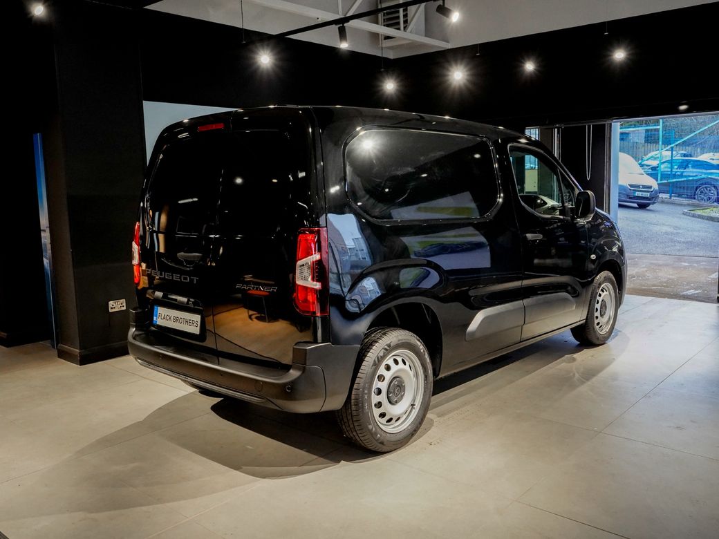 2025 Peugeot Partner