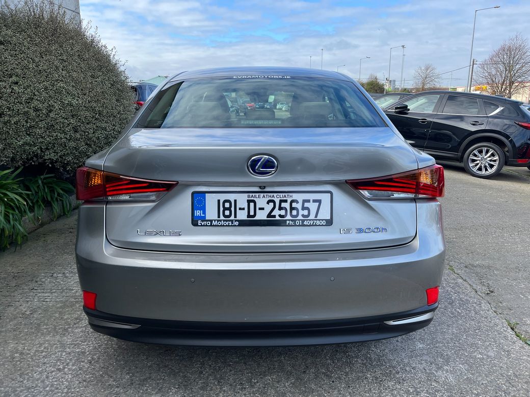 2018 Lexus IS 300h