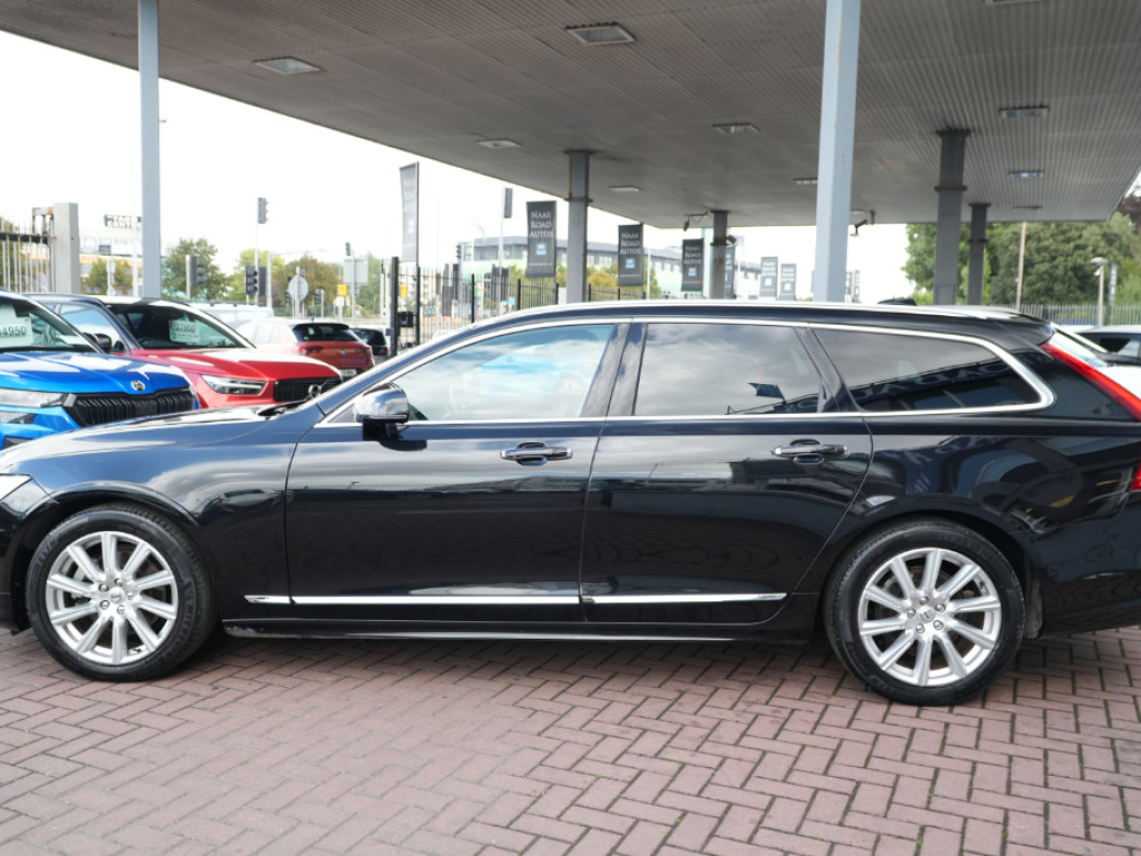 2021 Volvo V90