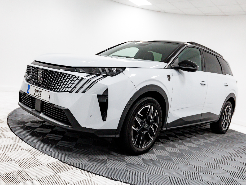 2025 Peugeot 5008