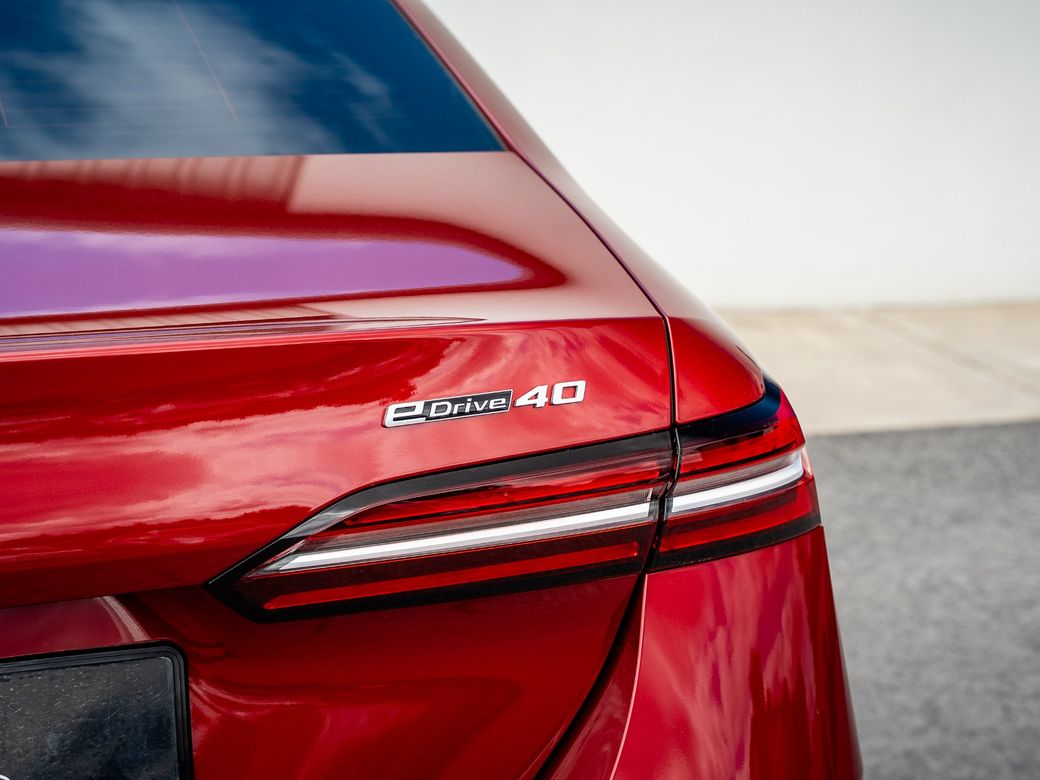 2024 BMW i5