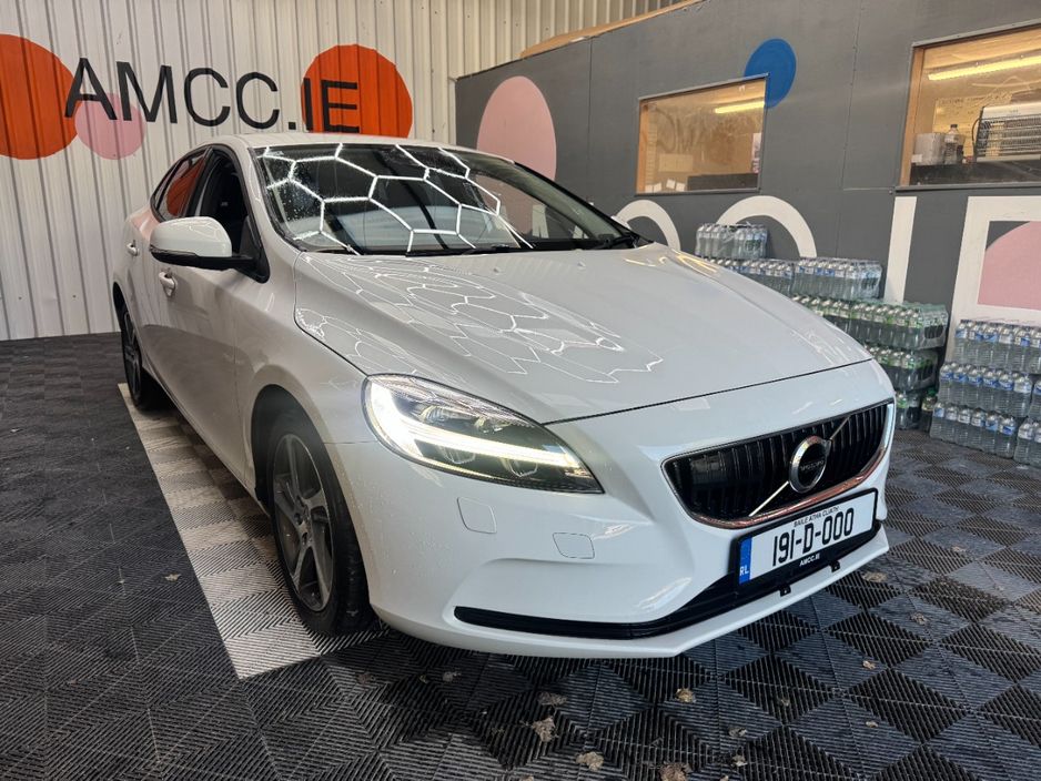 2019 Volvo V40