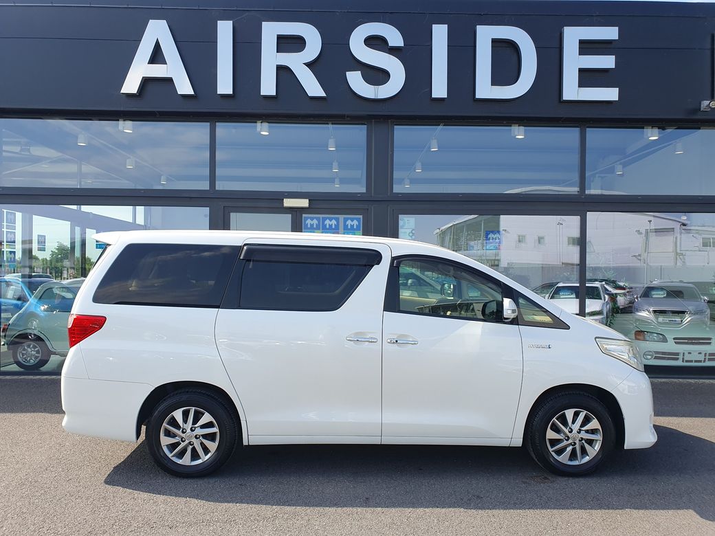 2013 Toyota Alphard