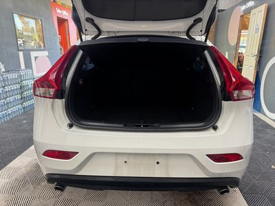 2019 Volvo V40