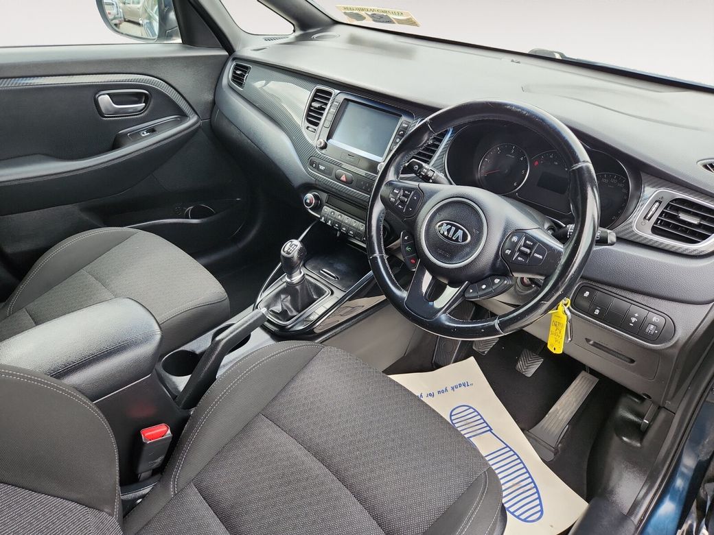 2017 Kia Carens