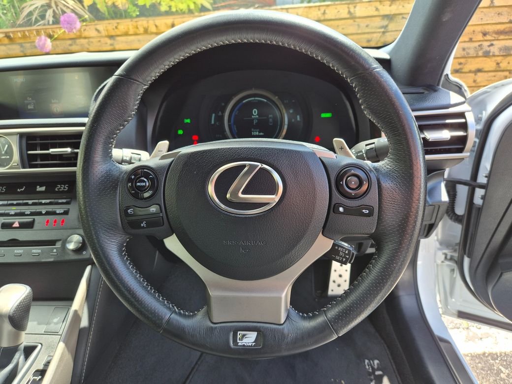 2015 Lexus IS 300h