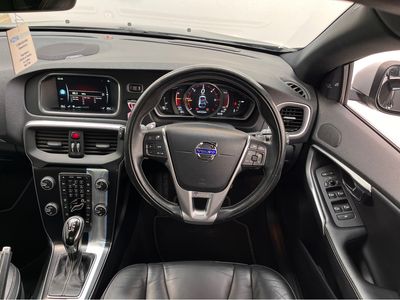 2016 Volvo V40