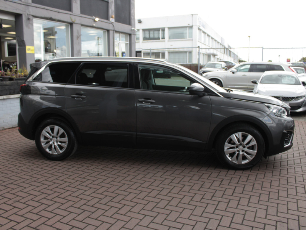 2020 Peugeot 5008