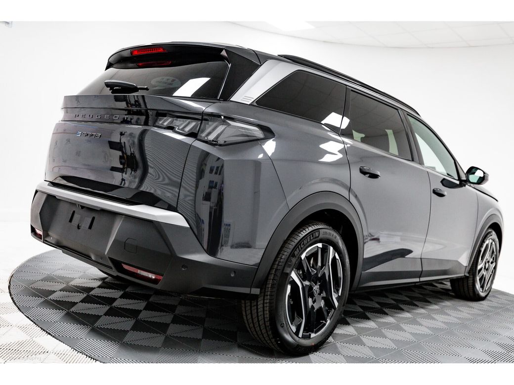 2025 Peugeot 5008
