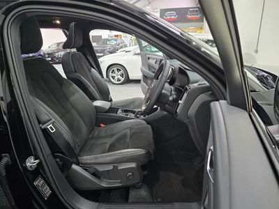 2022 Volvo XC40