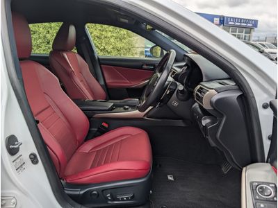 2015 Lexus IS 300h