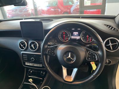 2016 Mercedes-Benz A 180