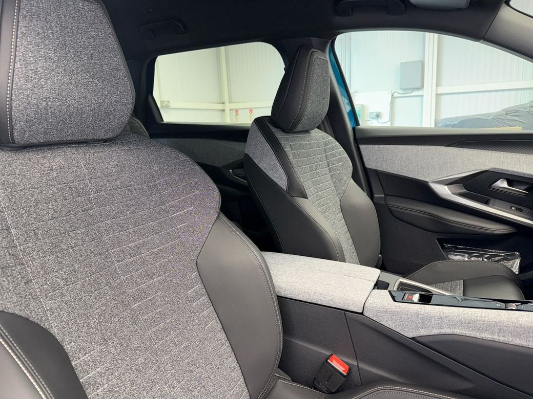 2025 Peugeot 5008