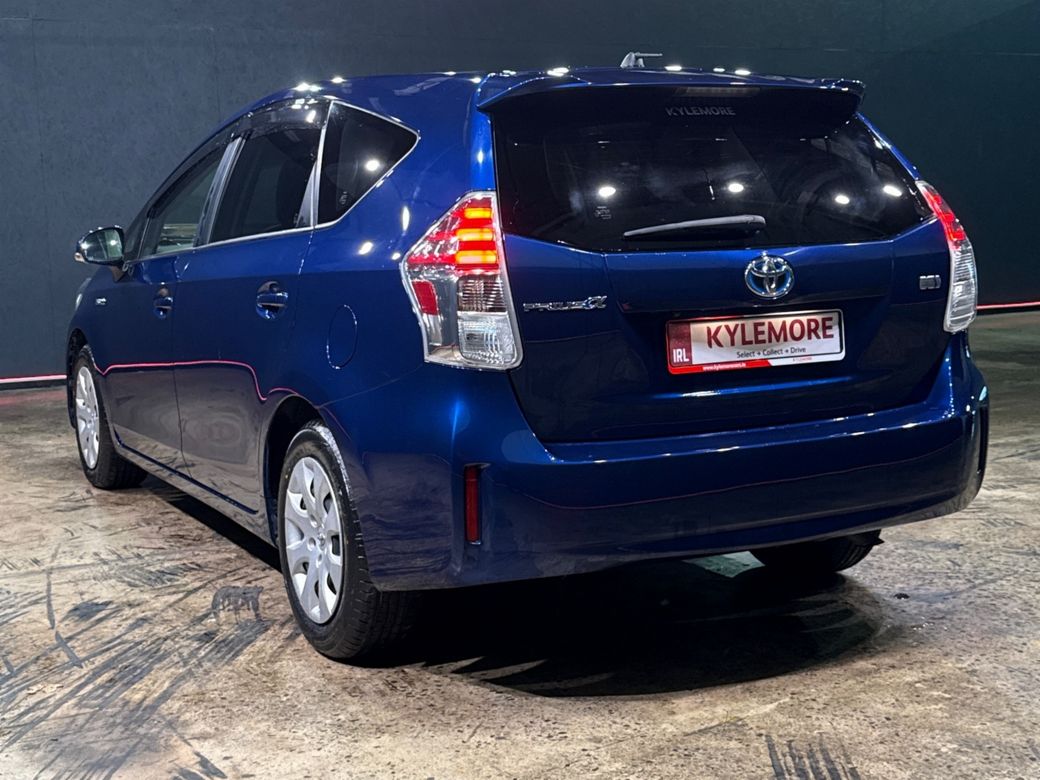 2018 Toyota Prius Alpha