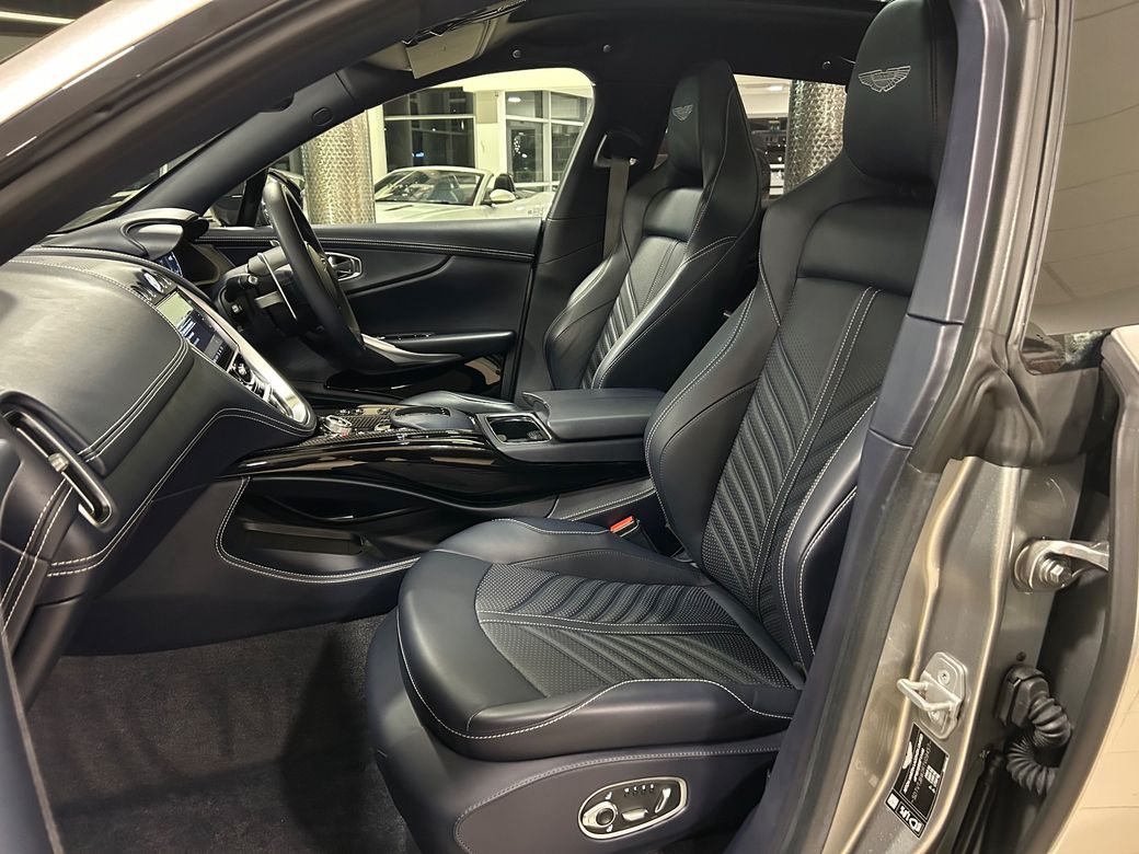 2023 Aston Martin DBX