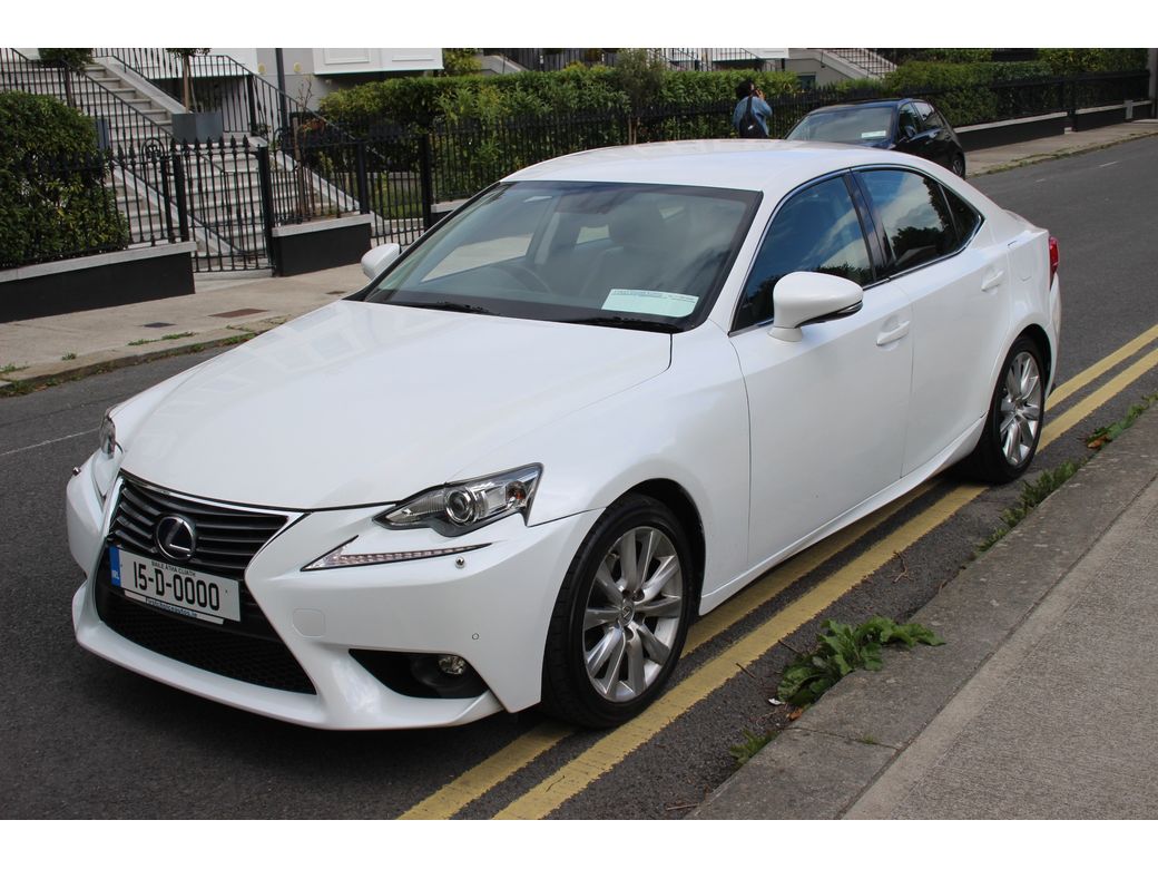 2015 Lexus IS 300h