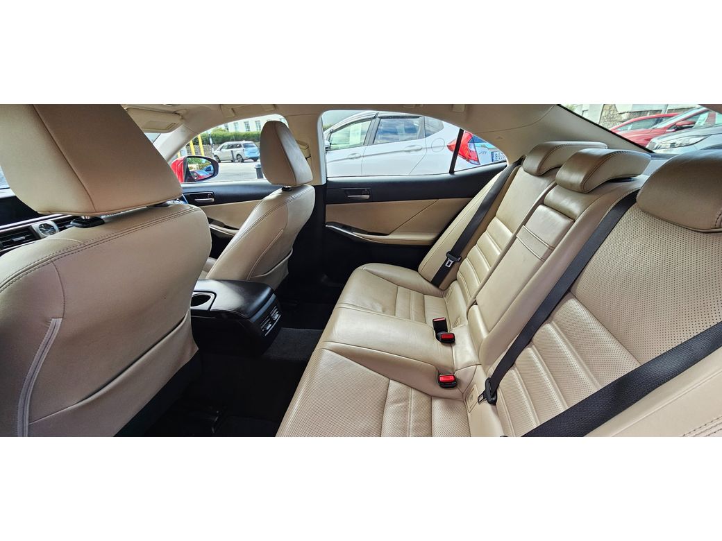 2017 Lexus IS