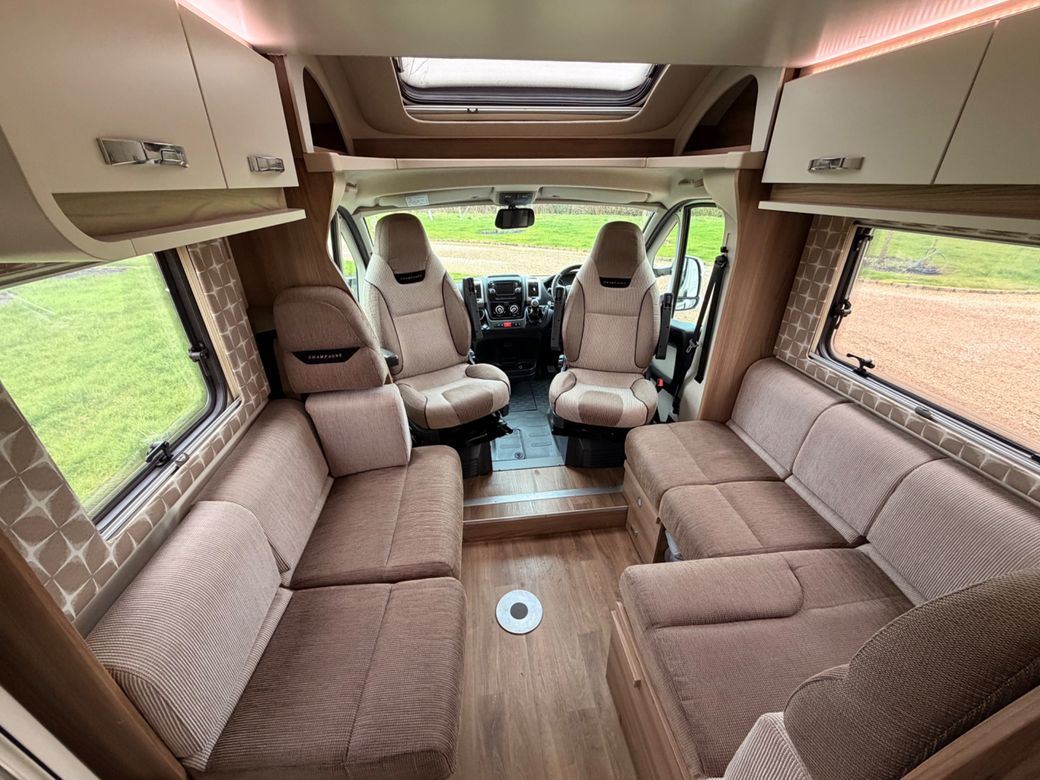 2017 SWIFT  CHAMPAGNE 685 LOW PROFILE R.H.D 