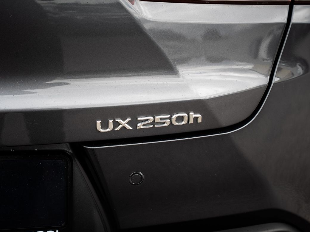 2023 Lexus UX 250H