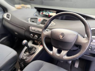 2011 Renault Scenic