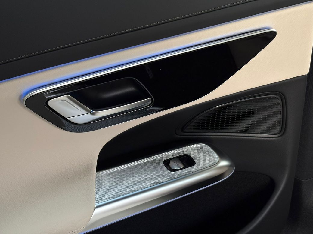 2025 Mercedes-Benz E 300