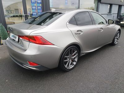 2017 Lexus IS 300h