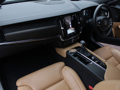 2021 Volvo V90 Cross Country