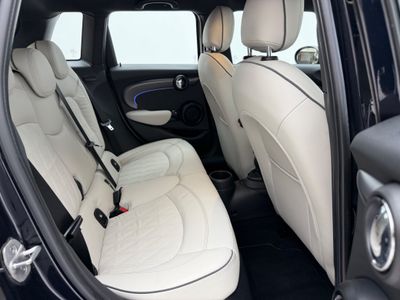 2022 Mini Hatch