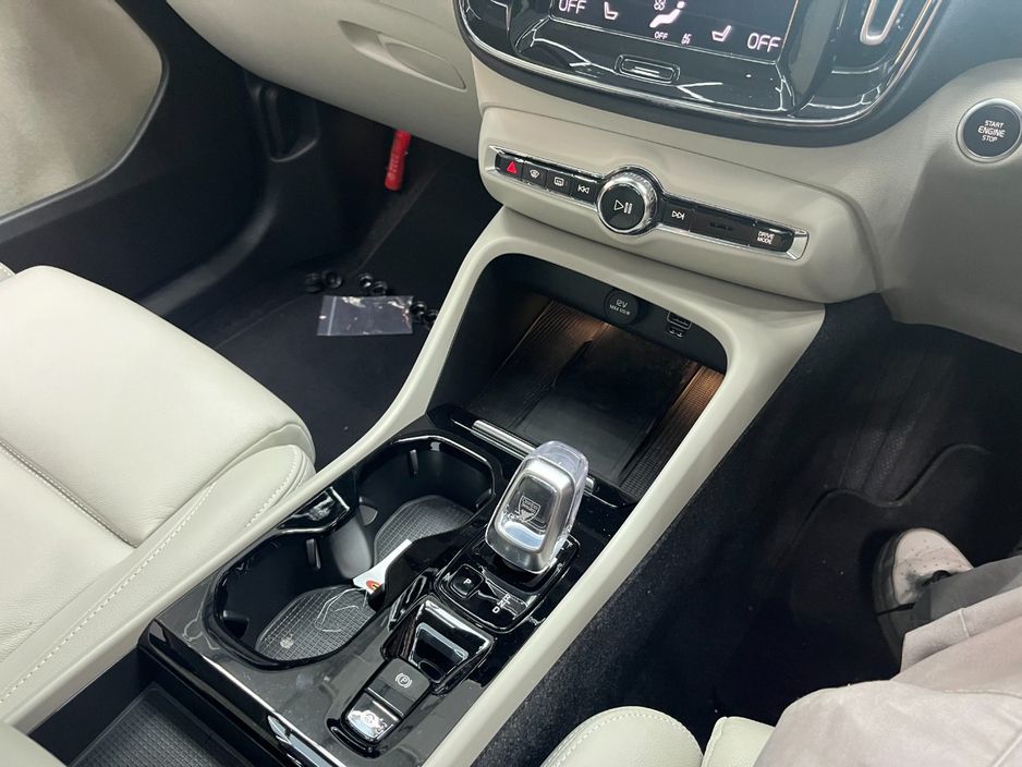 2021 Volvo XC40
